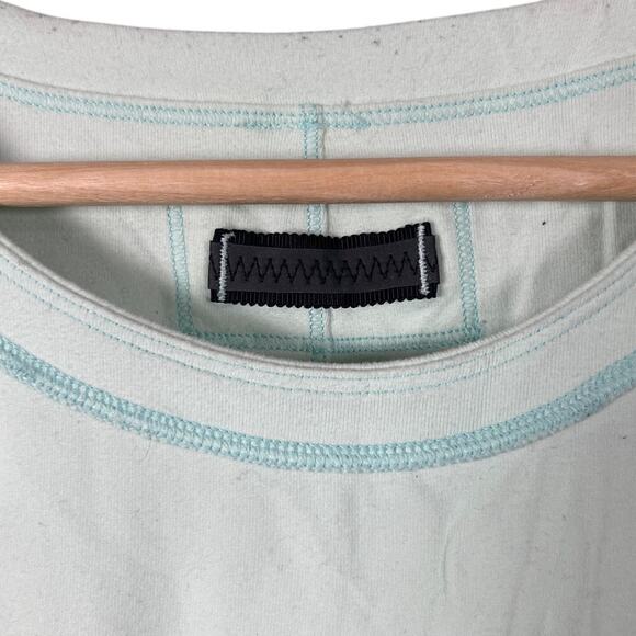 Lululemon Women Long Sleeve Thumbholes Green Top *Dimensions In Picture* - Picture 5 of 5